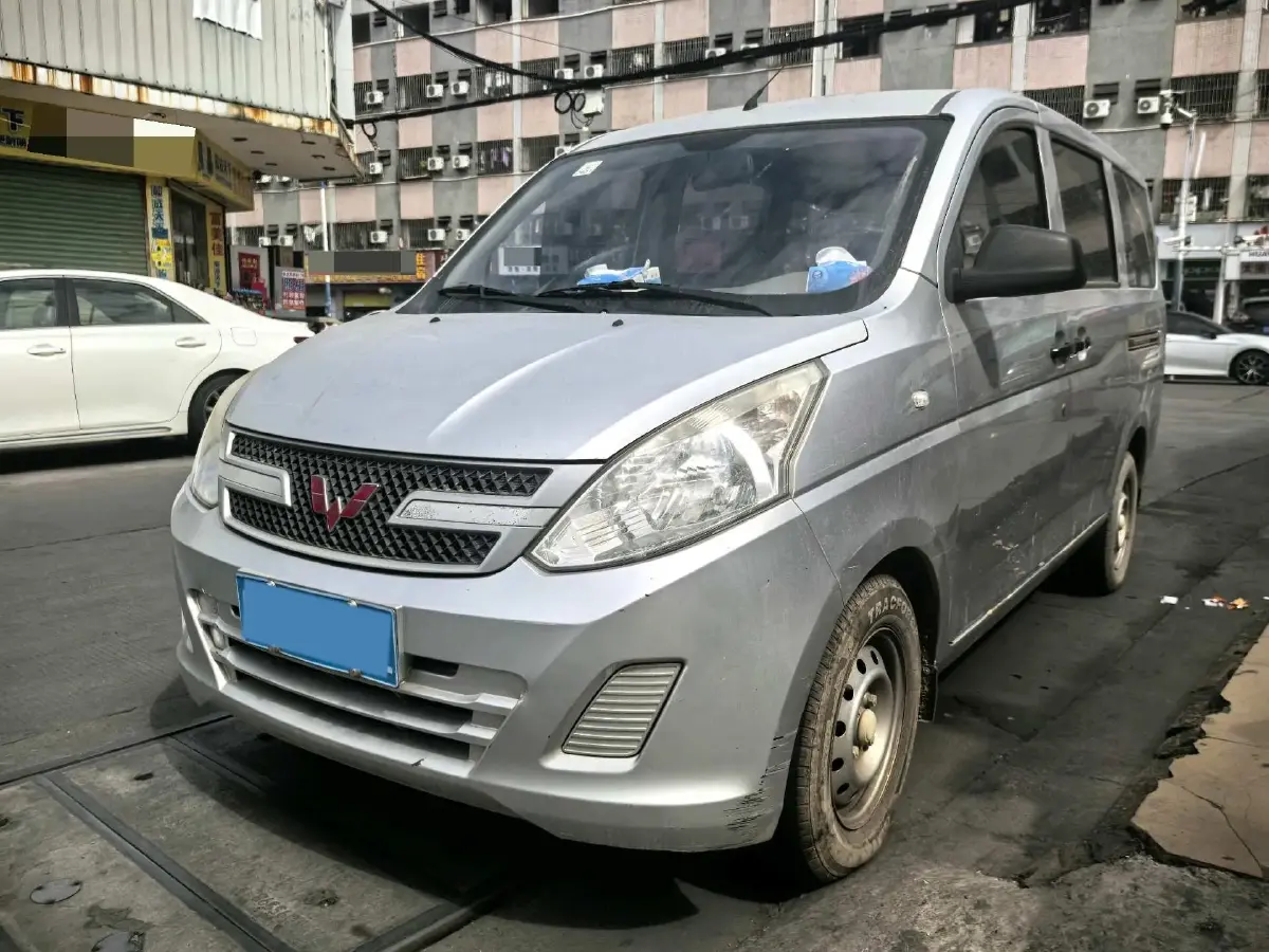 2019 WuLing RongGuang V 1.5L 99HP L4 6MT
