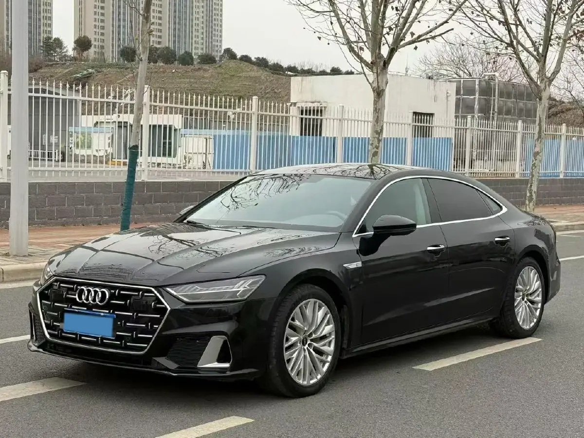 2022 Audi A7L 2.0T 245HP L4 7DCT