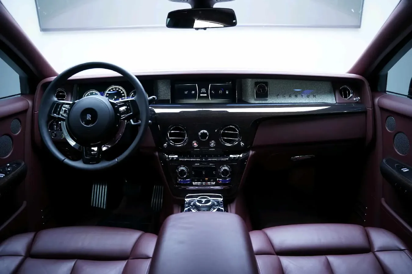 2018 Rolls-Royce Phantom 6.7T 571HP V12 8AT,autocango,china used car exporter,china ev exporter,chinese used car exporter,chinese used ev exporter