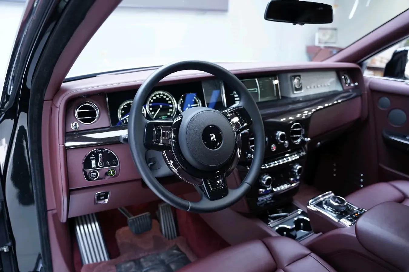 2018 Rolls-Royce Phantom 6.7T 571HP V12 8AT,autocango,china used car exporter,china ev exporter,chinese used car exporter,chinese used ev exporter