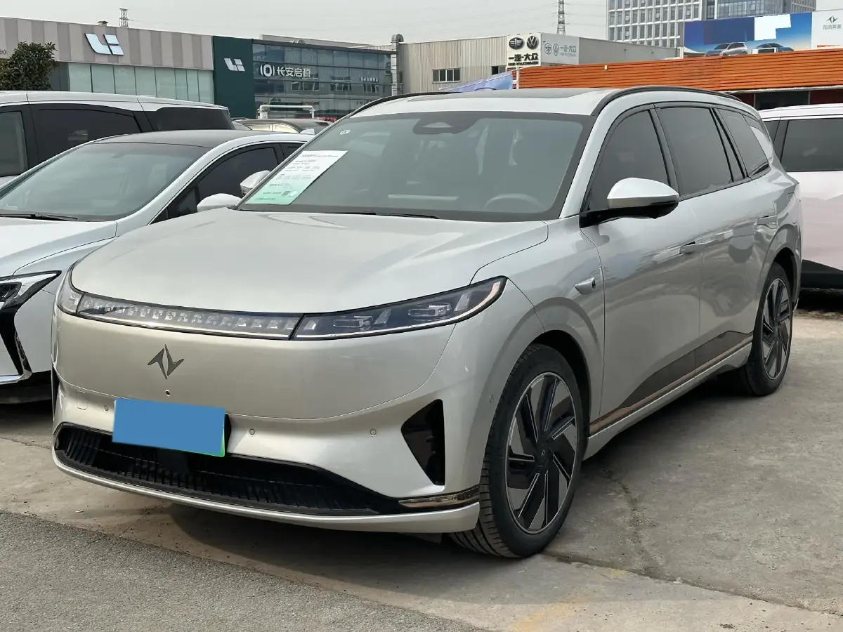 2025 DongFeng eπ eπ008 1.5T 147HP L4 REEV 34.32KWH