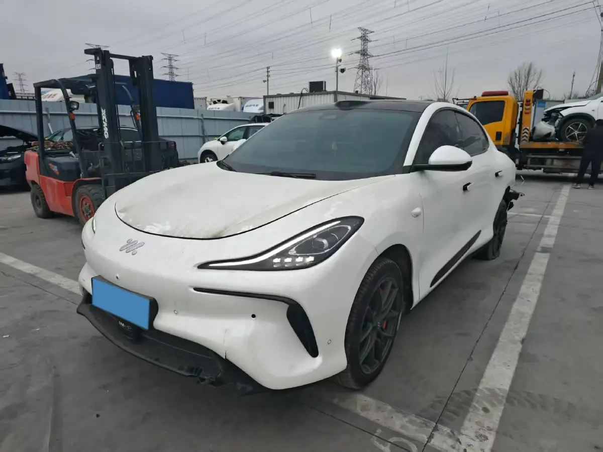 2023 IM LS6 BEV 71KWH