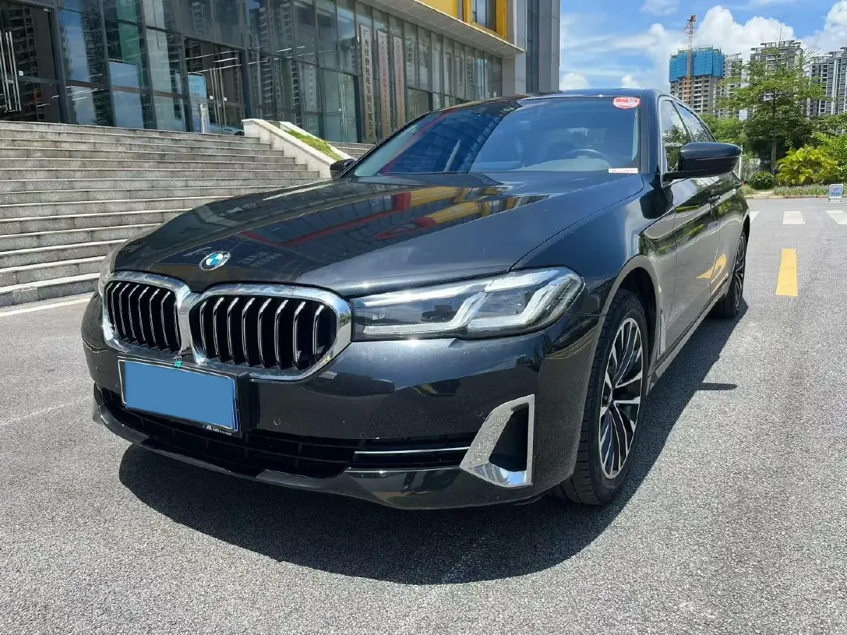 2022 BMW 5 Series 2.0T 184HP L4 8AT