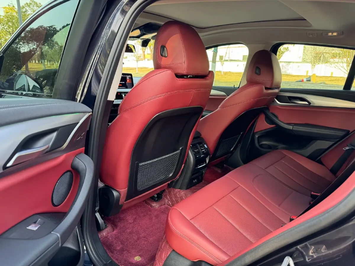 2022 BMW X4 2.0T 245HP L4 8AT,autocango,china used car exporter,china ev exporter,chinese used car exporter,chinese used ev exporter