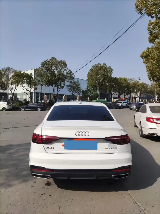 2025 Audi A4L 2.0T 190HP L4 7DCT,autocango,china used car exporter,china ev exporter,chinese used car exporter,chinese used ev exporter