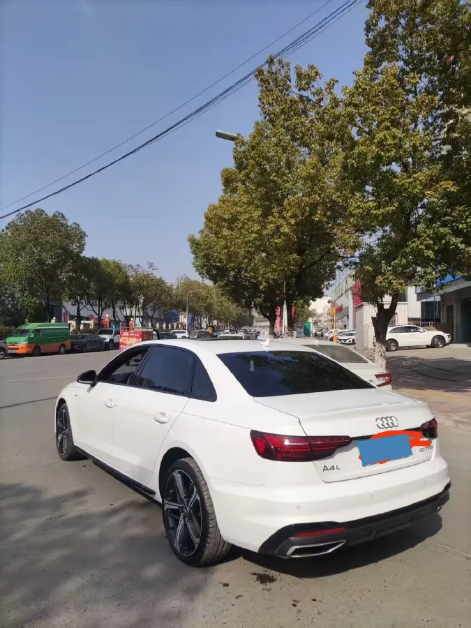 2025 Audi A4L 2.0T 190HP L4 7DCT,autocango,china used car exporter,china ev exporter,chinese used car exporter,chinese used ev exporter