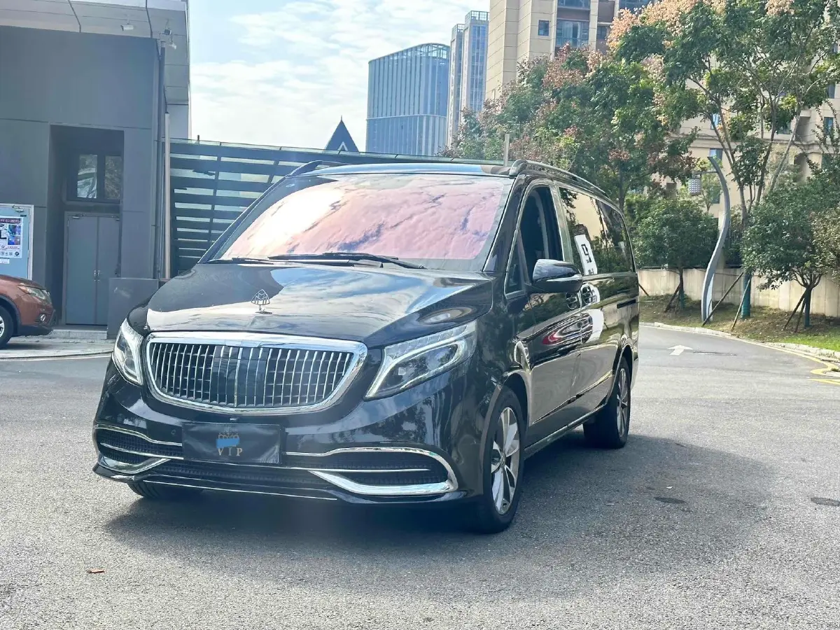 2018 Mercedes-Benz V Class 2.0T 211HP L4 7AT