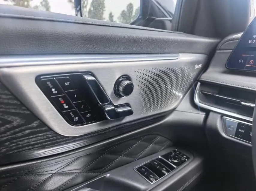 2023 Cadillac CT6 2.0T 237HP L4 10AT,autocango,china used car exporter,china ev exporter,chinese used car exporter,chinese used ev exporter