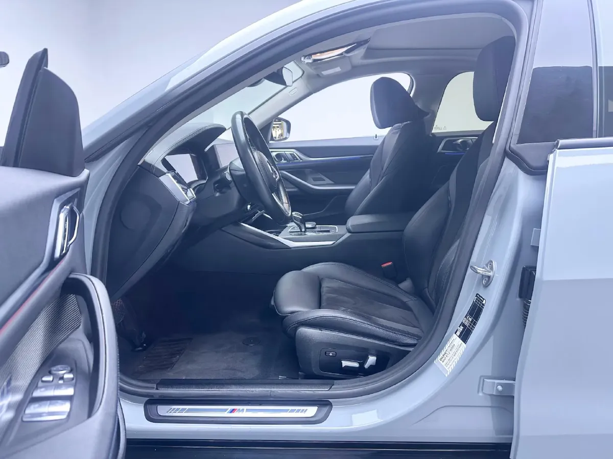 2022 BMW 8 Series 3.0T 333HP L6 8AT,autocango,china used car exporter,china ev exporter,chinese used car exporter,chinese used ev exporter