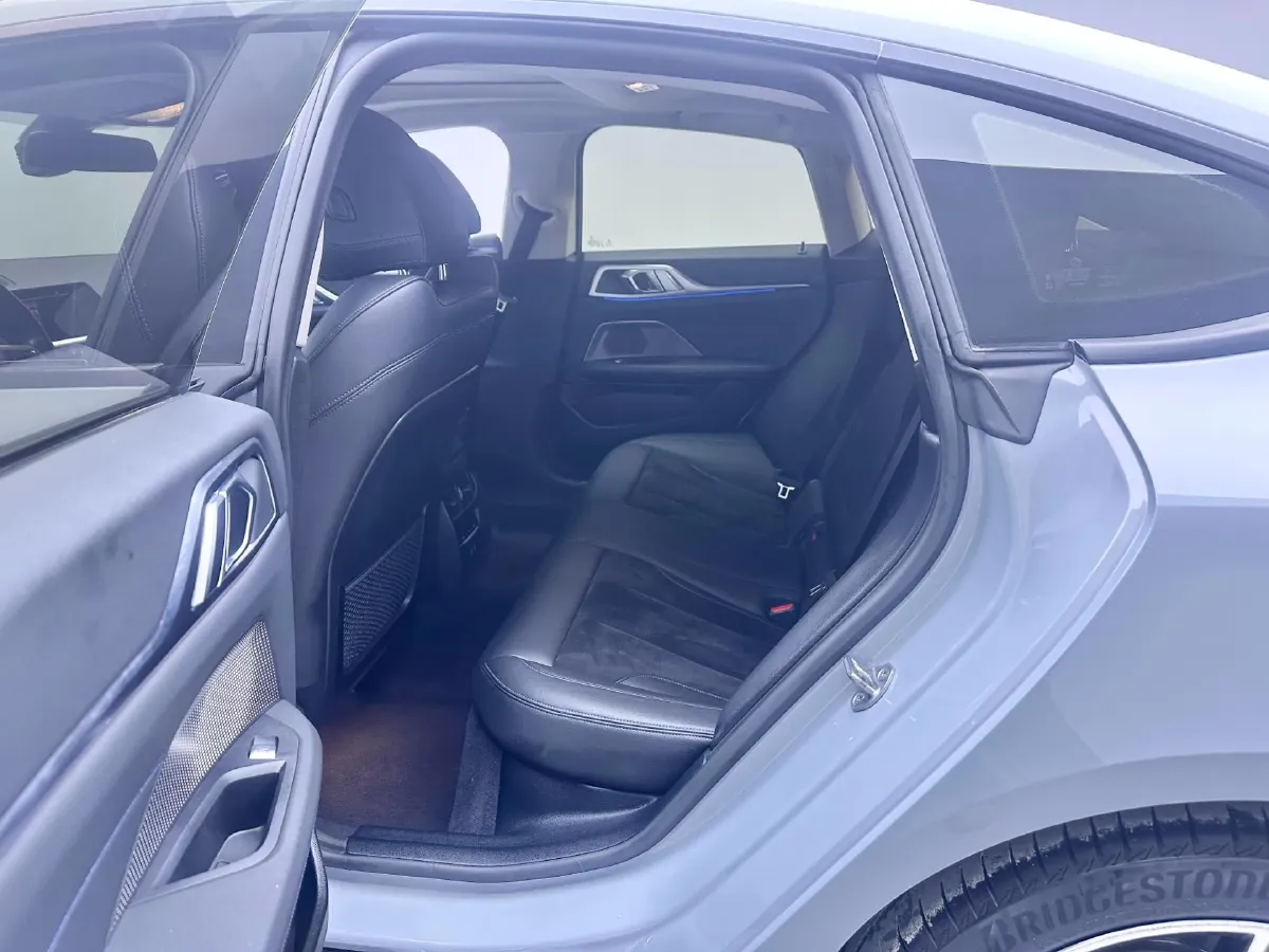 2022 BMW 8 Series 3.0T 333HP L6 8AT,autocango,china used car exporter,china ev exporter,chinese used car exporter,chinese used ev exporter