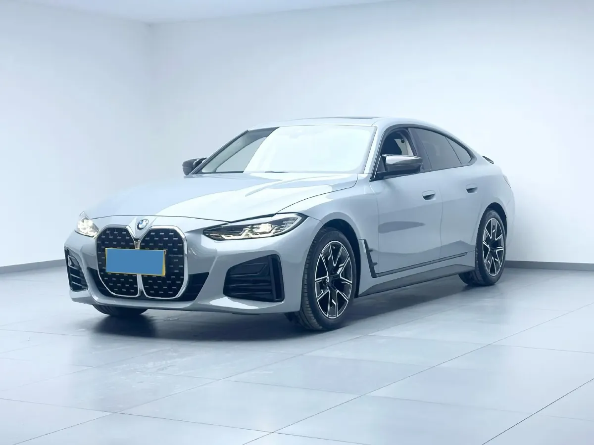 2022 BMW 8 Series 3.0T 333HP L6 8AT,autocango,china used car exporter,china ev exporter,chinese used car exporter,chinese used ev exporter