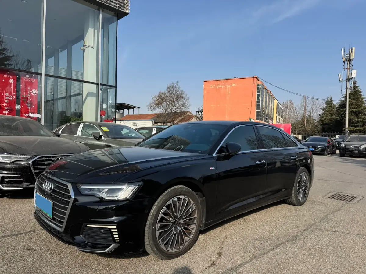 2020 Audi A6L 2.0T 252HP L4 7DCT PHEV 14.1KWH
