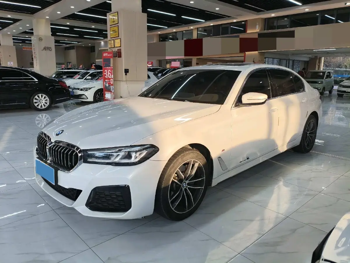 2022 BMW 5 Series 2.0T 184HP L4 8AT
