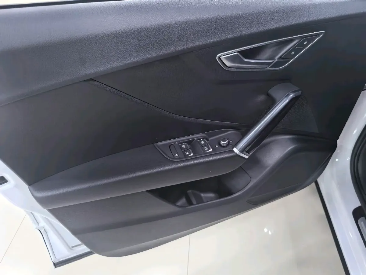 2021 Audi Q2L 1.4T 150HP L4 7DCT,autocango,china used car exporter,china ev exporter,chinese used car exporter,chinese used ev exporter