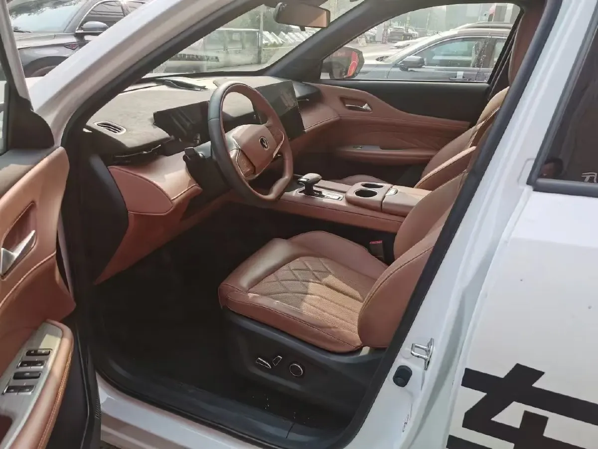 2024 ChangAn UNI-Z 1.5L 98HP L4 E-CVT PHEV 18.4KWH,autocango,china used car exporter,china ev exporter,chinese used car exporter,chinese used ev exporter