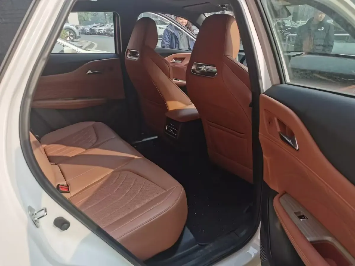 2024 ChangAn UNI-Z 1.5L 98HP L4 E-CVT PHEV 18.4KWH,autocango,china used car exporter,china ev exporter,chinese used car exporter,chinese used ev exporter