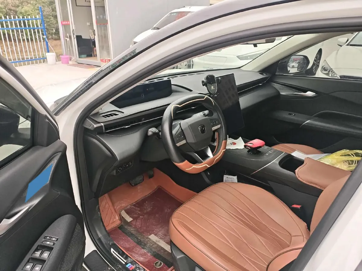 2024 ChangAn Eado 1.5T 170HP L4 7DCT,autocango,china used car exporter,china ev exporter,chinese used car exporter,chinese used ev exporter