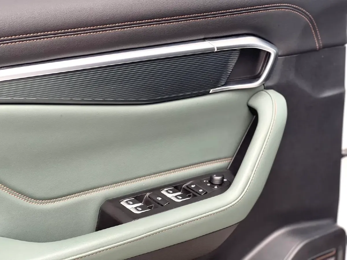 2023 Geely Okavango L 2.0T 218HP L4 7DCT,autocango,china used car exporter,china ev exporter,chinese used car exporter,chinese used ev exporter