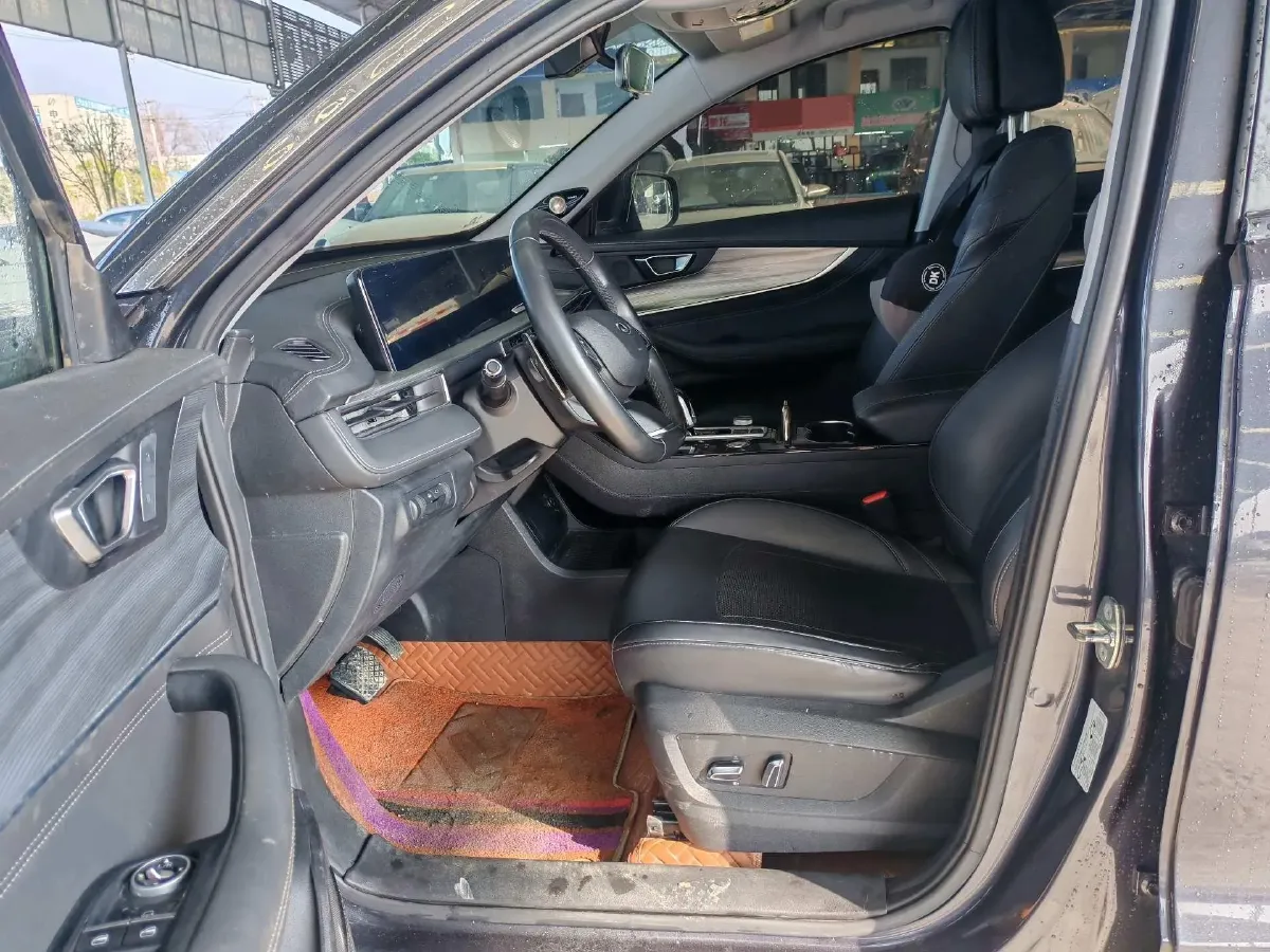 2022 Chery Tiggo 8 Plus 1.6T 197HP L4 7DCT,autocango,china used car exporter,china ev exporter,chinese used car exporter,chinese used ev exporter