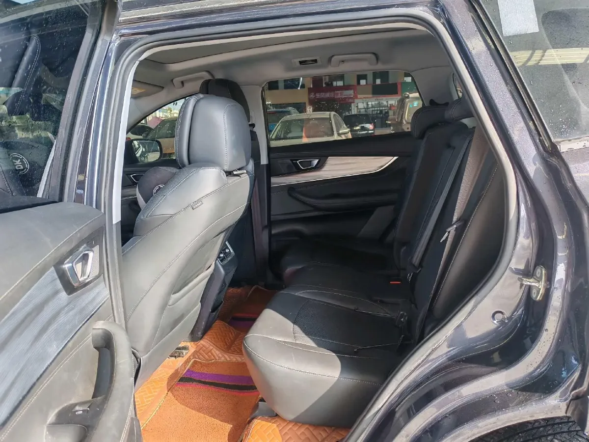 2022 Chery Tiggo 8 Plus 1.6T 197HP L4 7DCT,autocango,china used car exporter,china ev exporter,chinese used car exporter,chinese used ev exporter