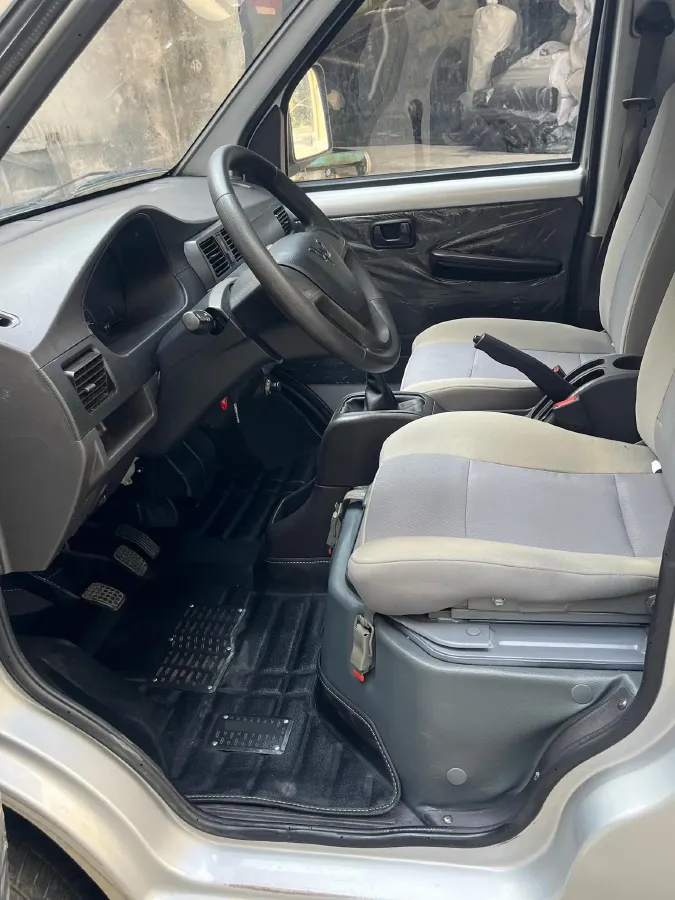 2021 WuLing RongGuang New Truck 1.5L 99HP L4 5MT,autocango,china used car exporter,china ev exporter,chinese used car exporter,chinese used ev exporter