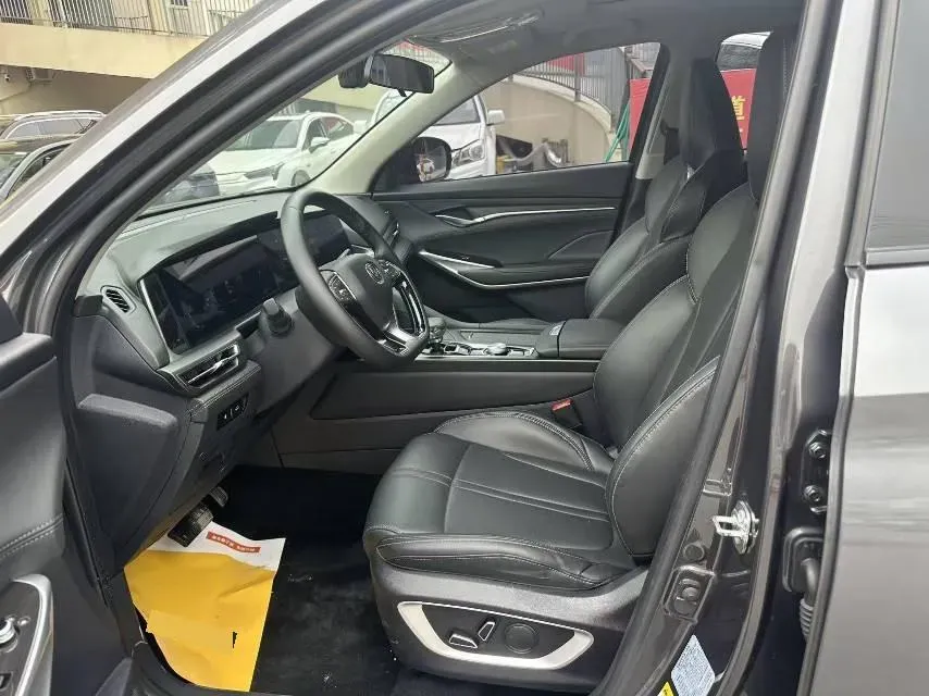 2022 ChangAn CS75 Plus 2.0T 233HP L4 8AT,autocango,china used car exporter,china ev exporter,chinese used car exporter,chinese used ev exporter