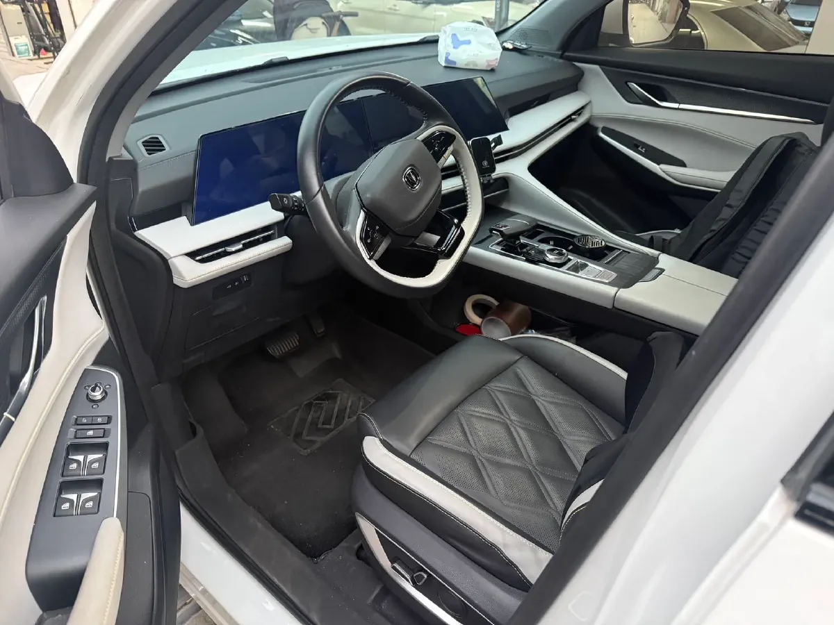 2024 ChangAn CS75 Plus 1.5T 188HP L4 8AT,autocango,china used car exporter,china ev exporter,chinese used car exporter,chinese used ev exporter