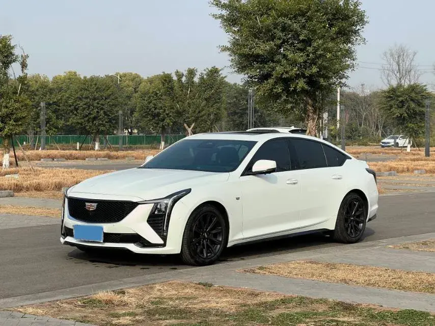 2024 Cadillac CT5 2.0T 237HP L4 10AT