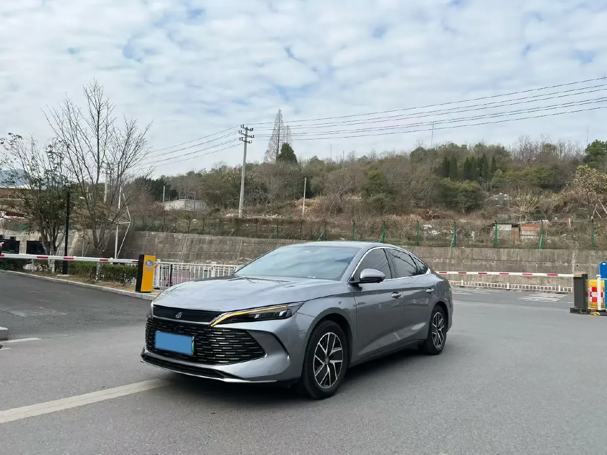 2024 BYD QinL 1.5L 101HP L4 E-CVT PHEV 15.87KWH