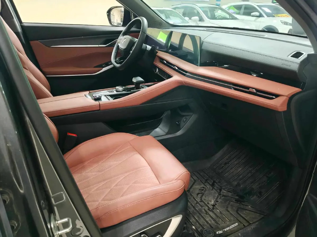 2025 ChangAn CS75 Plus 1.5T 192HP L4 8AT,autocango,china used car exporter,china ev exporter,chinese used car exporter,chinese used ev exporter