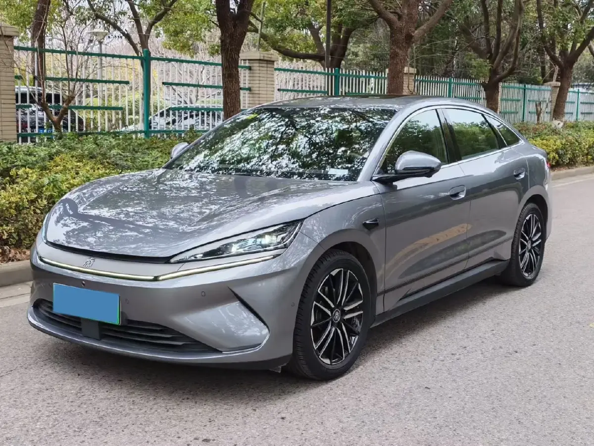 2025 BYD QinL BEV