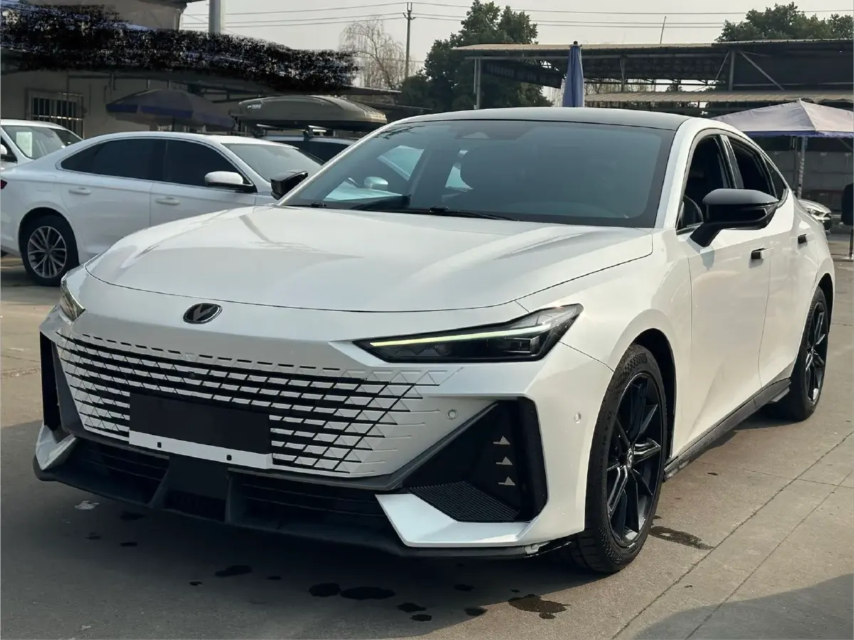 2022 ChangAn UNI-V 1.5T 188HP L4 7DCT