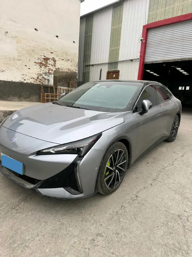 2024 ARCFOX αT5 BEV 79.2KWH