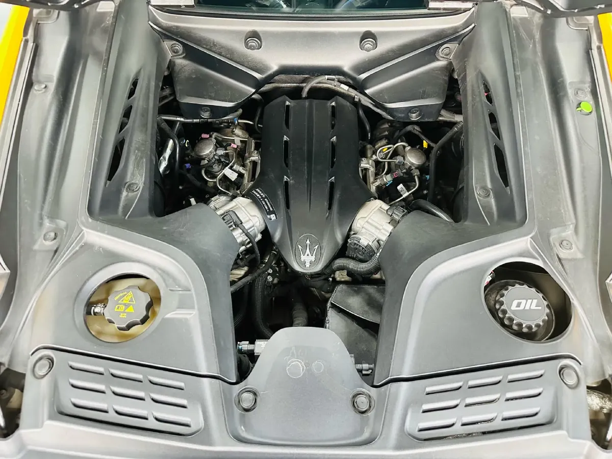 2023 Maserati MC20 3.0T 630HP V6 8DCT,autocango,china used car exporter,china ev exporter,chinese used car exporter,chinese used ev exporter