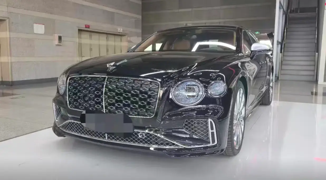 2025 Bentley Flying Spur 4.0T 600HP V8 8DCT PHEV 25.9KWH