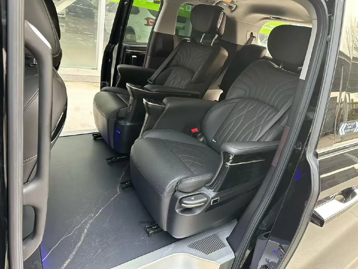 2024 GAC Trumpchi M8 2.0T 252HP L4 8AT,autocango,china used car exporter,china ev exporter,chinese used car exporter,chinese used ev exporter