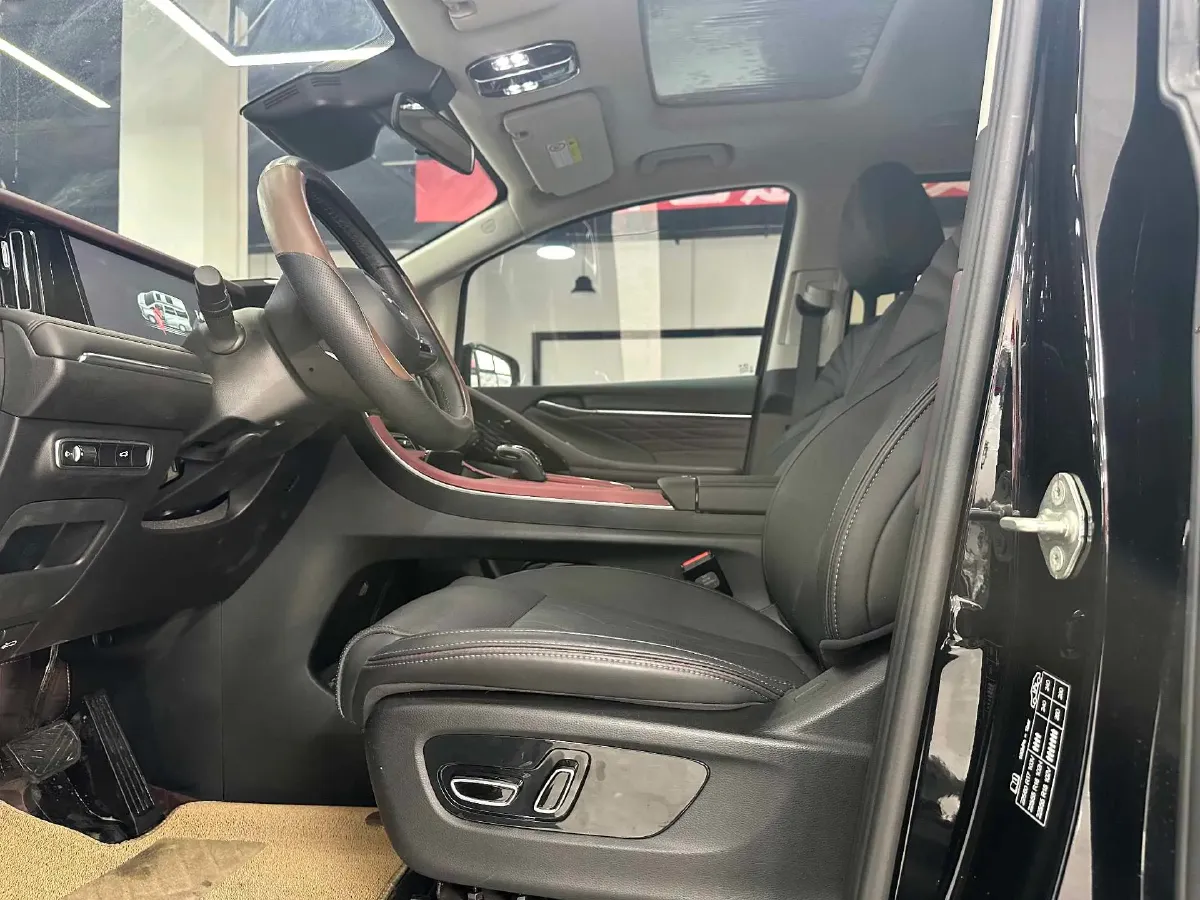 2024 GAC Trumpchi M8 2.0T 252HP L4 8AT,autocango,china used car exporter,china ev exporter,chinese used car exporter,chinese used ev exporter