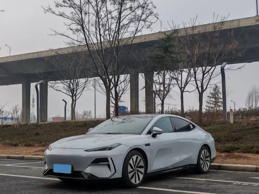 2024 Geely Galaxy E8 BEV 76KWH