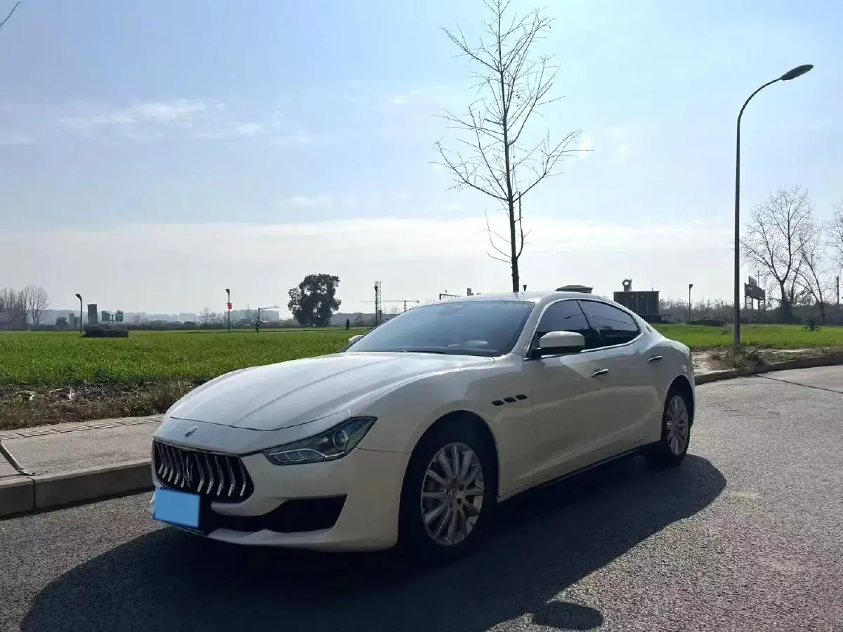 2021 Maserati Ghibli 2.0T 330HP L4 8AT