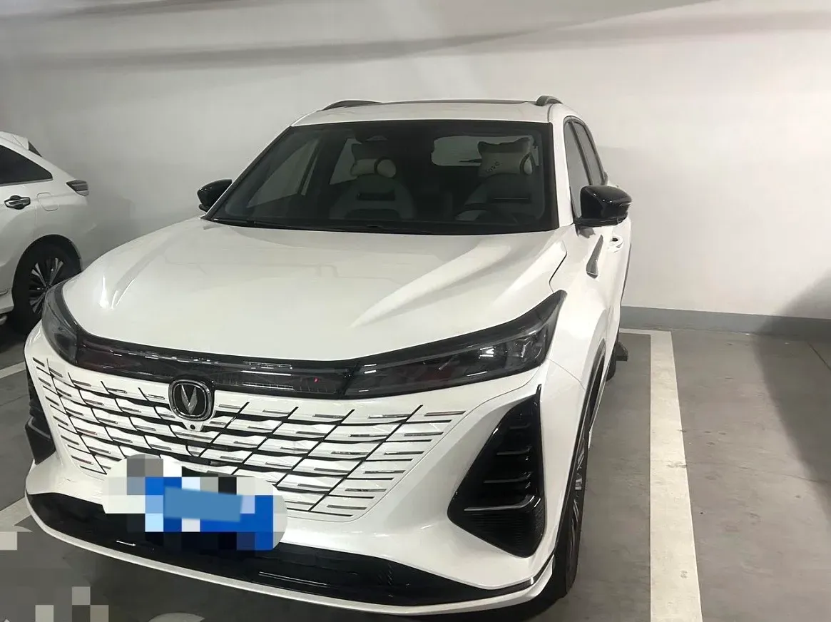 2025 ChangAn CS75 Plus 1.5T 188HP L4 8AT,autocango,china used car exporter,china ev exporter,chinese used car exporter,chinese used ev exporter