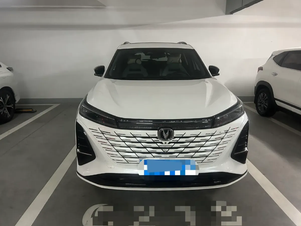 2025 ChangAn CS75 Plus 1.5T 188HP L4 8AT,autocango,china used car exporter,china ev exporter,chinese used car exporter,chinese used ev exporter