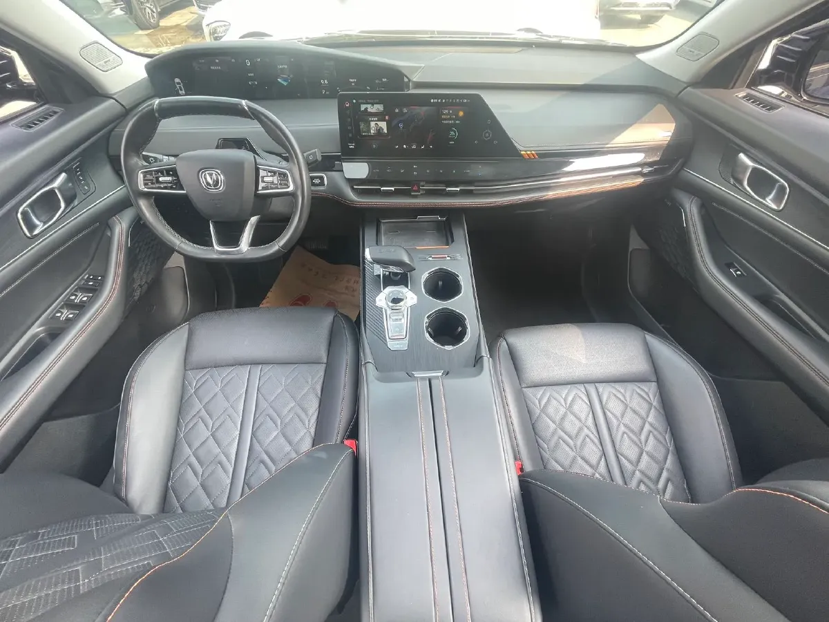 2021 ChangAn UNI-K 2.0T 233HP L4 8AT,autocango,china used car exporter,china ev exporter,chinese used car exporter,chinese used ev exporter