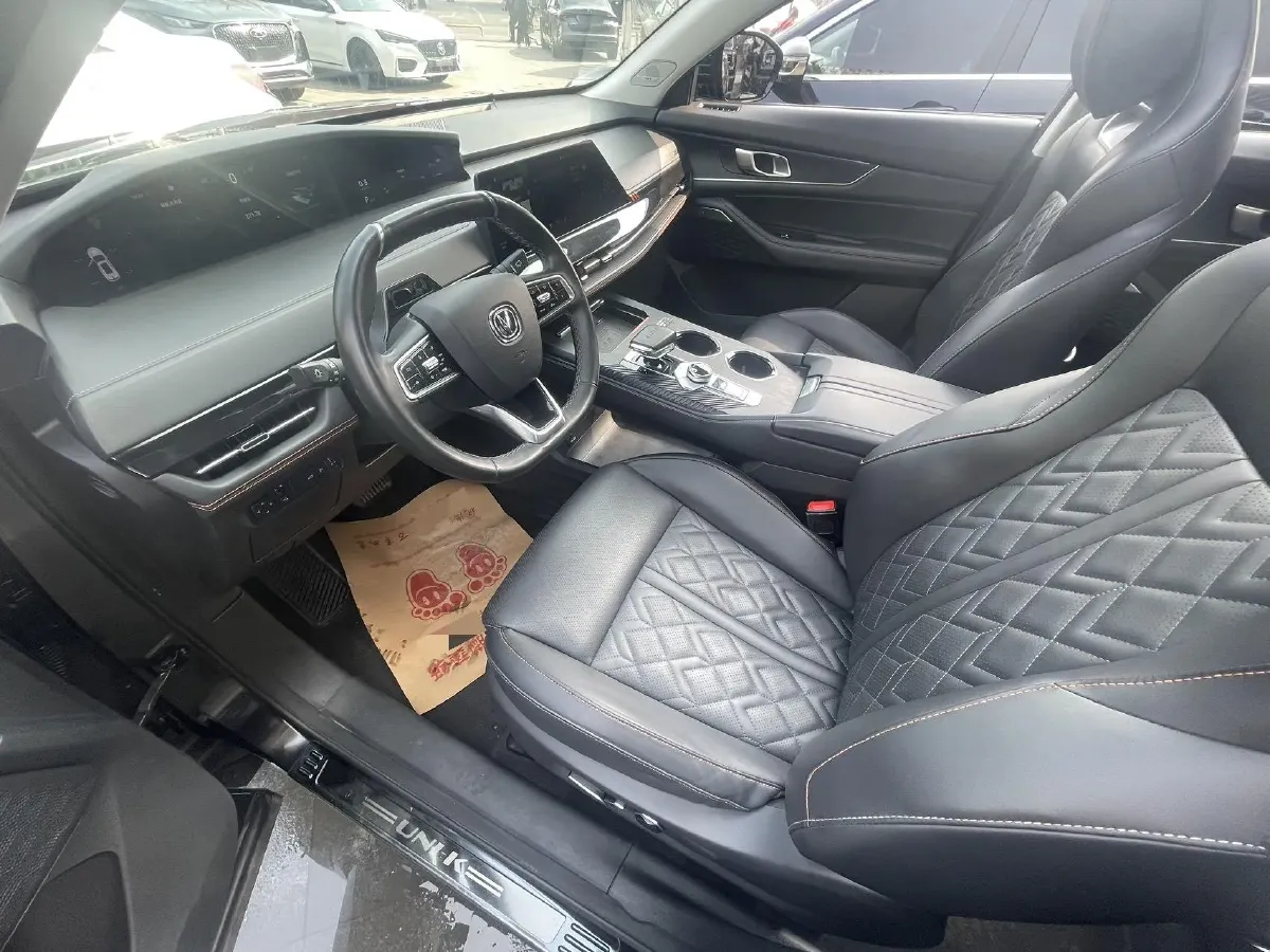 2021 ChangAn UNI-K 2.0T 233HP L4 8AT,autocango,china used car exporter,china ev exporter,chinese used car exporter,chinese used ev exporter