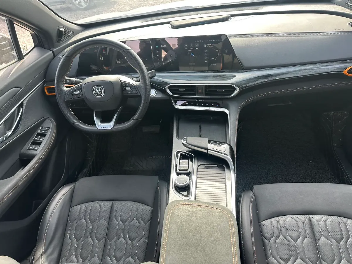 2022 ChangAn UNI-T 2.0T 233HP L4 8AT,autocango,china used car exporter,china ev exporter,chinese used car exporter,chinese used ev exporter