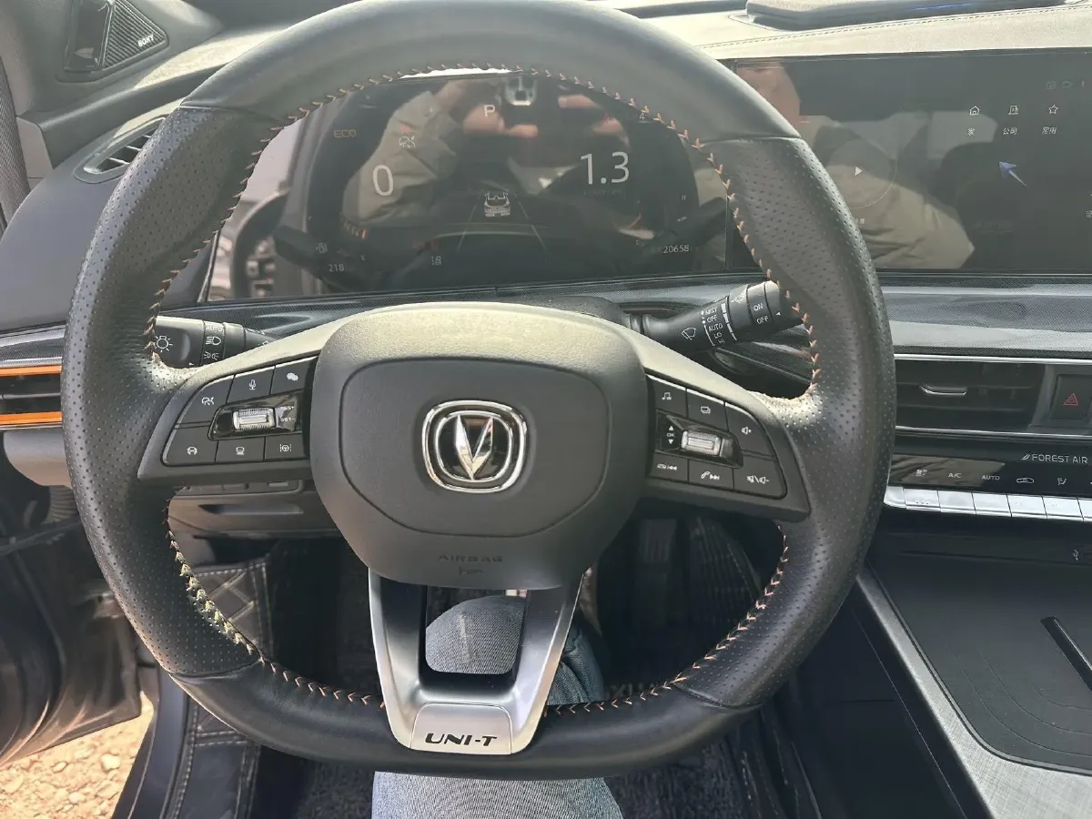 2022 ChangAn UNI-T 2.0T 233HP L4 8AT,autocango,china used car exporter,china ev exporter,chinese used car exporter,chinese used ev exporter