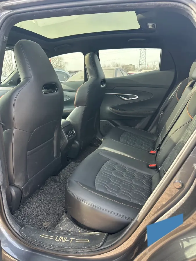 2022 ChangAn UNI-T 2.0T 233HP L4 8AT,autocango,china used car exporter,china ev exporter,chinese used car exporter,chinese used ev exporter