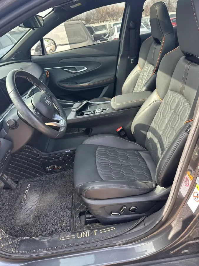 2022 ChangAn UNI-T 2.0T 233HP L4 8AT,autocango,china used car exporter,china ev exporter,chinese used car exporter,chinese used ev exporter