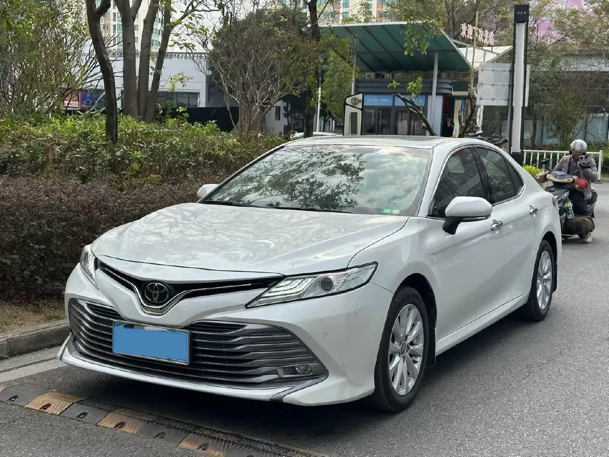 2019 Toyota Camry 2.0L 178HP L4 CVT