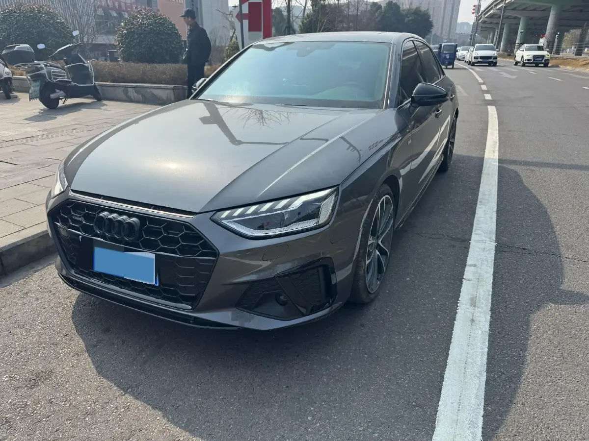 2023 Audi A4L 2.0T 190HP L4 7DCT