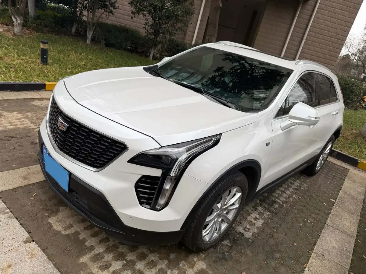 2020 Cadillac XT4 2.0T 241HP L4 9AT